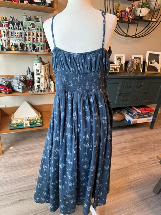 American Eagle Blue Floral Maxi Dress - Picture 4 of 5